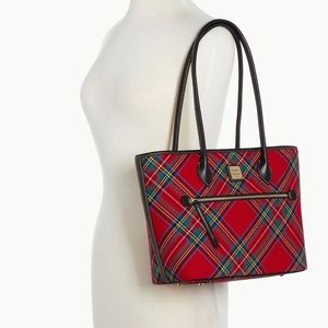 🆕 Dooney & Bourne Tartan Red Plaid Tote Bag